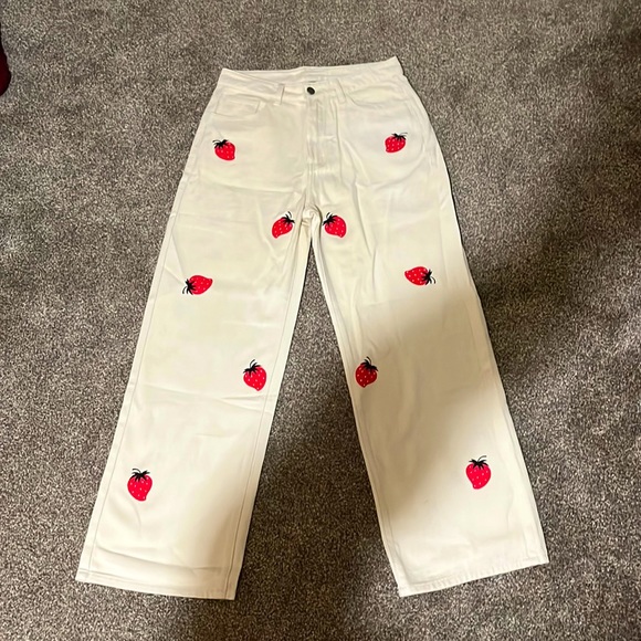 Cider Jeans Cider Strawberry Printed Pants Size Small Poshmark